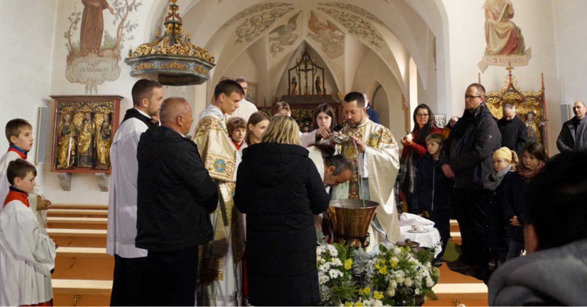 Ces âmes venues de l’islam qui embrassent la Croix du Christ avec héroïsme