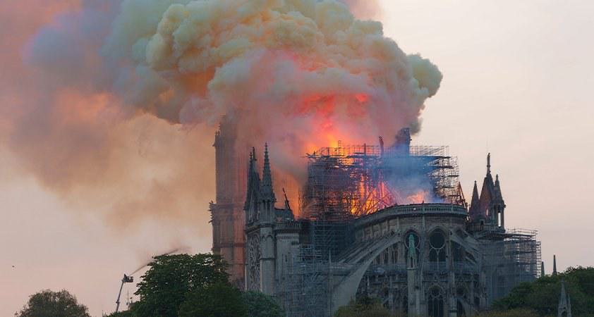 Incendie à Notre-Dame : une partie de l’âme de la France a brûlé