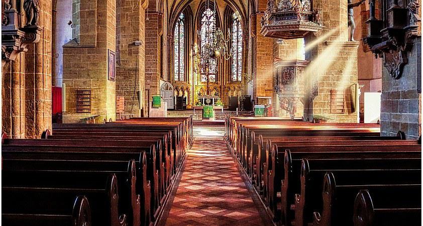 La liberté religieuse en danger : les lieux de culte catholiques resteront fermés