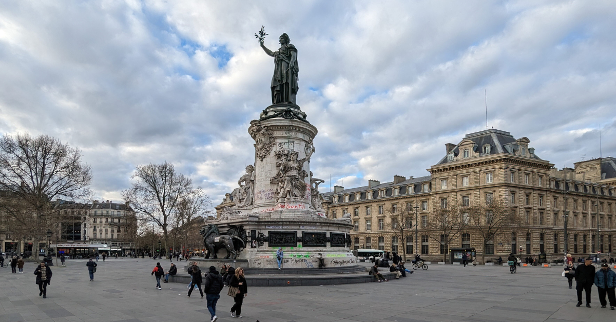 Prière place de la République : l’islam s’impose au cœur de Paris