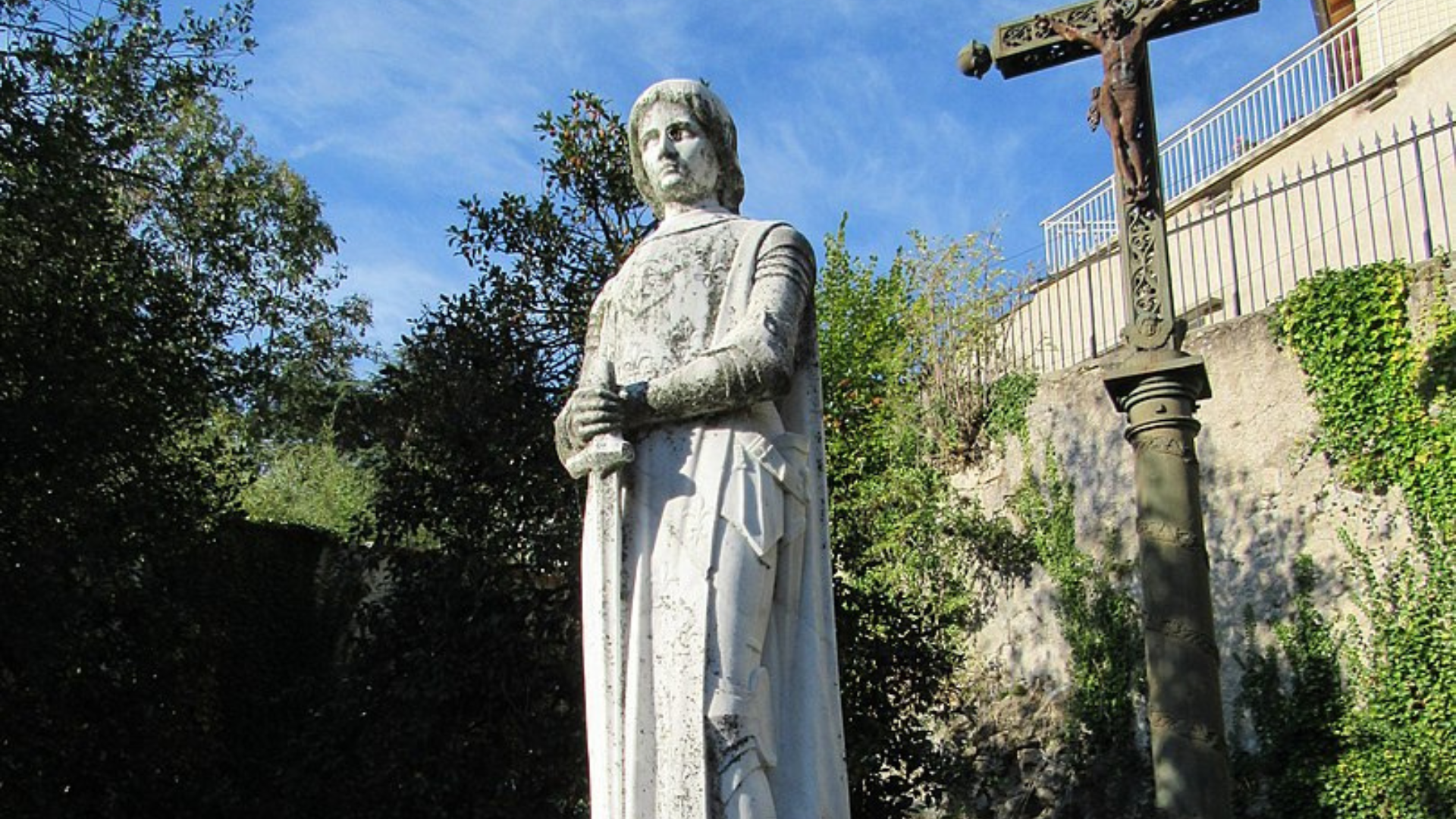 Statues déboulonnées : la déchristianisation en marche