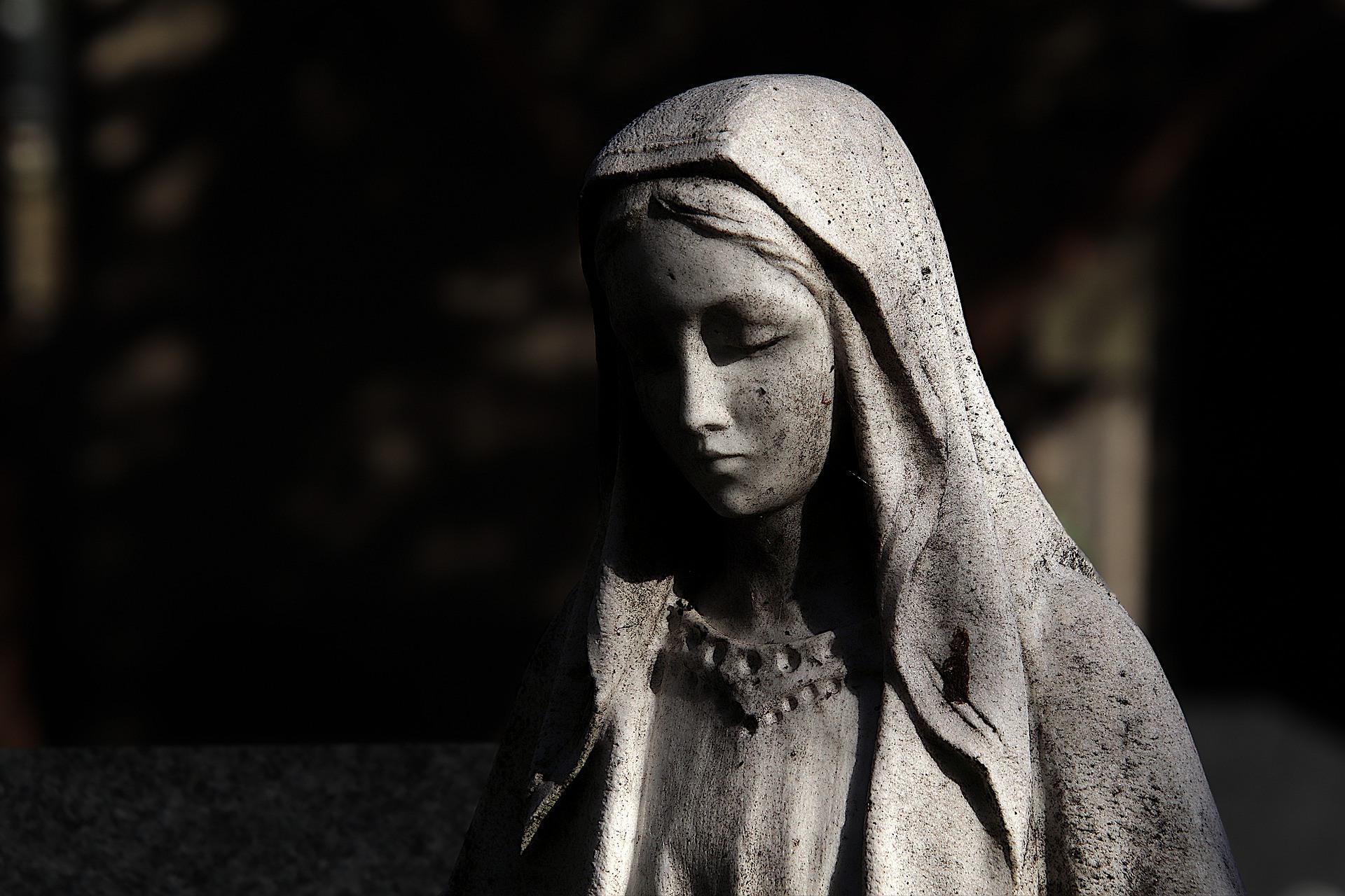 Bretagne : une statue de la Vierge à sauver !